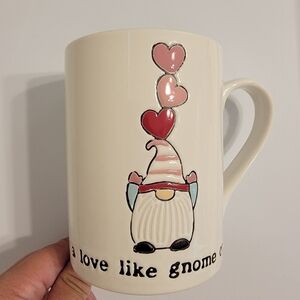 NWOT Heart / Valentine Gnome Mug 16 oz